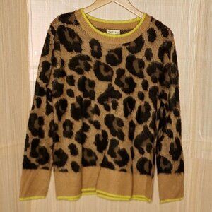 Lily White Womens Animal Print Fuzzy Crew Neck Sweater Small